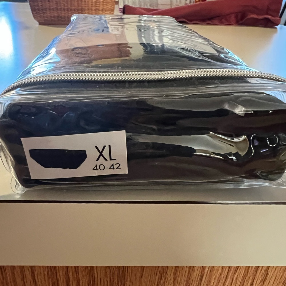 Calvin Klein Men's Black Low Rise Briefs - Picture 4 of 4